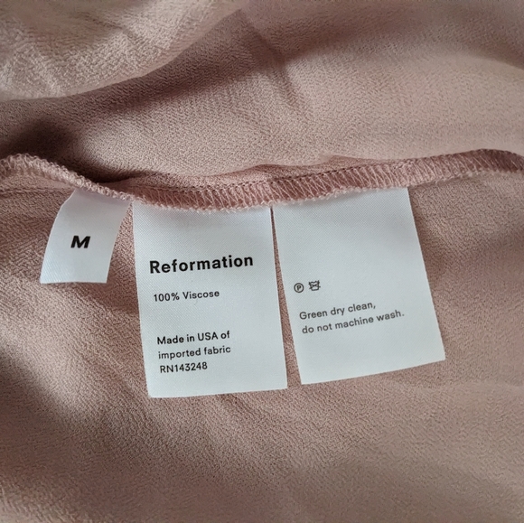 Reformation Winslow dress in Blush - Picture 8 of 13